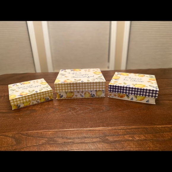Farmhouse Blue & Yellow Lemon Storage Nesting Box - Picture 10 of 16